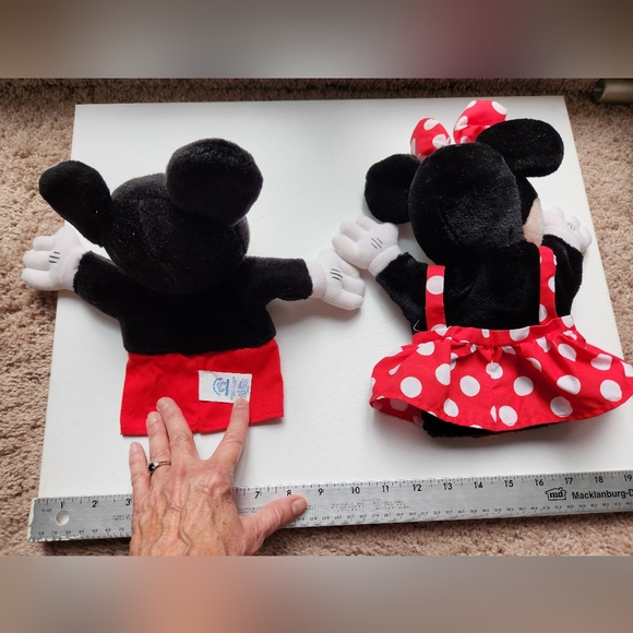Minnie and Mickey puppet pair - Picture 2 of 5